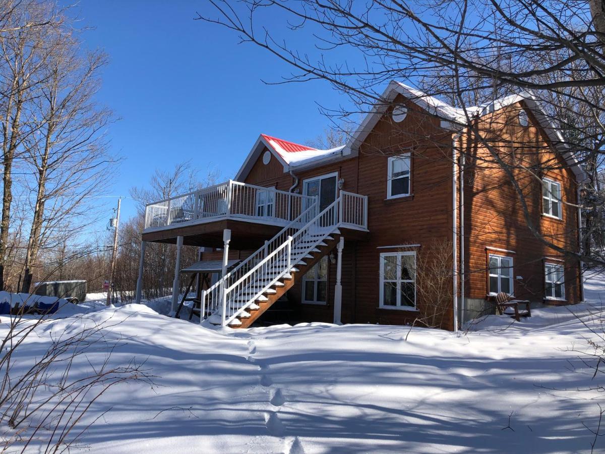 Domaine Des Montagnais Villa Notre-Dame-Des-Bois Exterior photo