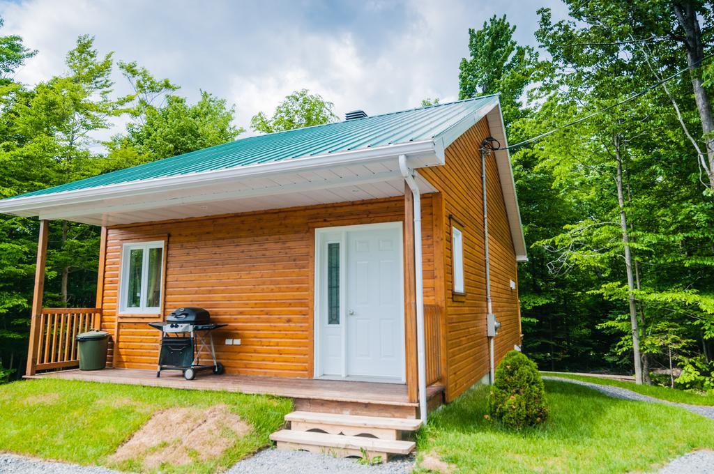 Domaine Des Montagnais Villa Notre-Dame-Des-Bois Exterior photo