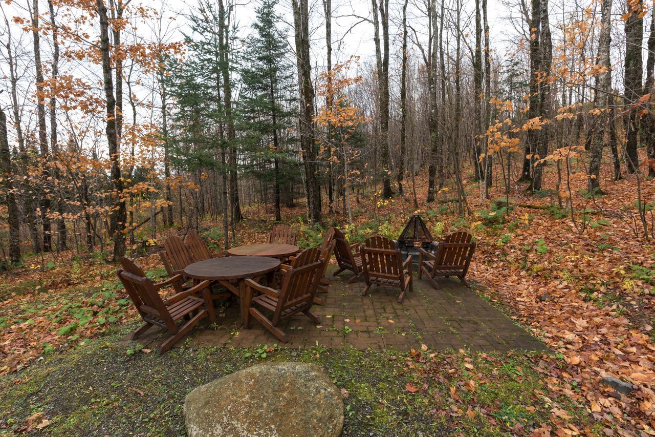 Domaine Des Montagnais Villa Notre-Dame-Des-Bois Exterior photo
